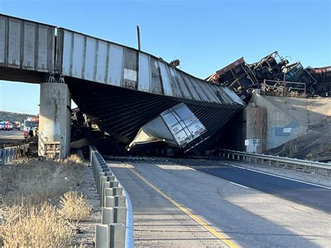 BNSF Train Derails over I-25 north of Pueblo - Trains Magazine - Trains News Wire, Railroad News ...