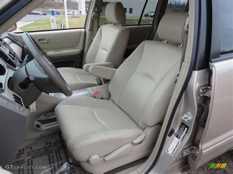 2004 Toyota Highlander I4 interior Photo #58901685 | GTCarLot.com