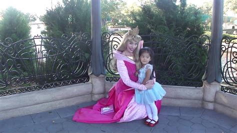 Meet Sleeping Beauty at Epcot Disney World - YouTube