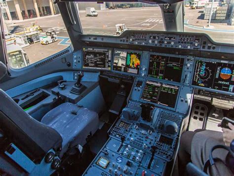 Airbus-A350-cockpit – Hongkong Jet