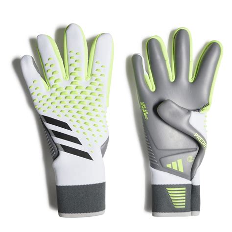 adidas | Predator Pro Goalkeeper Gloves Adults | Goalkeeper Gloves ...