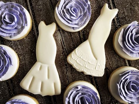 Stunning Wedding Dress Cookies Made For The Big Day - Your Baking Bestie