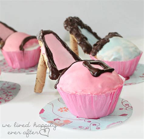 High Heel Cupcakes! {Tutorial} | High heel cupcakes, Cupcake tutorial ...