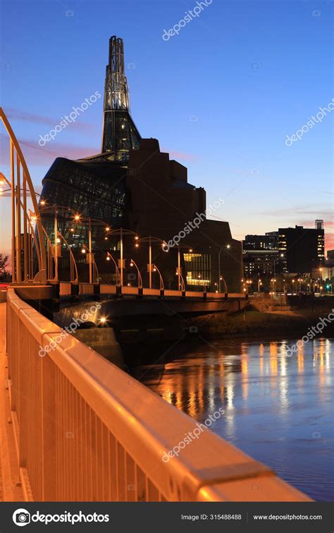 Vertical of Winnipeg, Manitoba skyline at sunset – Stock Editorial ...