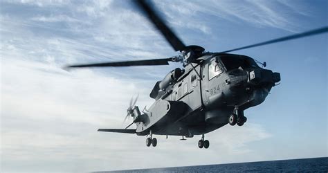 1 dead, 5 missing after Canadian military helicopter crashed off coast ...