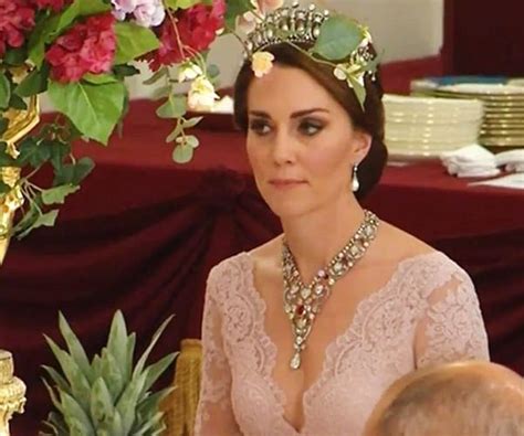 Kate Wears Diana's Favorite Lover's Knot Tiara | Newsmax.com