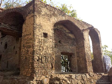 Parnera Hill Valsad – Historical Fort From Shivaji Time In Gujarat – Darpan Dodiya