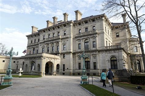 Gilded Age mansion The Breakers closing for 3 months | AP News