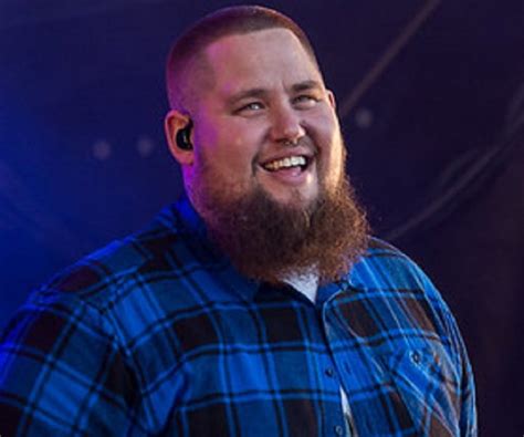 Rag’n’Bone Man Biography - Facts, Childhood, Family Life & Achievements