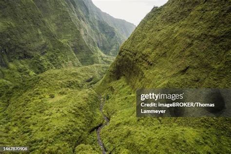 79 Mount Waialeale Stock Photos, High-Res Pictures, and Images - Getty ...