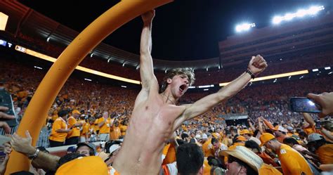 Tennessee Football sells out season tickets for 2023 season