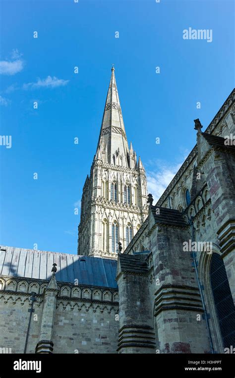 Salisbury Cathedral spire Stock Photo - Alamy