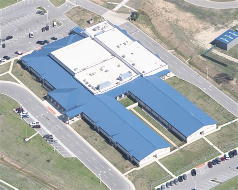 La Vega ISD Jr High – Parsons Roofing | Parsons Commercial Roofing