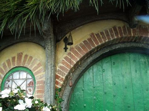 Bilbo Baggins house, Bag End -- detail of doorbell | Ent: Film LOTR Hobbiton | Pinterest ...