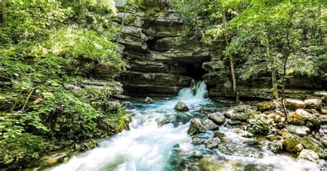 8 Otherworldly Caves in Arkansas to Explore - Scenic States