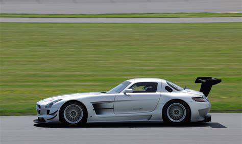 Mercedes-Benz SLS AMG GT3 hits the racetrack in February 2011