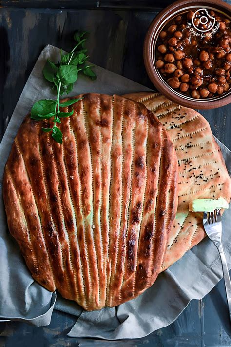 Afghan Naan Bread Recipe + Video | Naan-e-Afghani | Afghan Naan