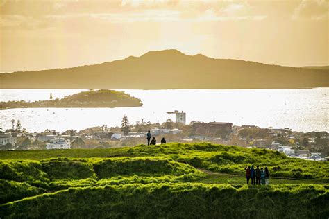 These Major Cities Are Very Close to Active Volcanoes