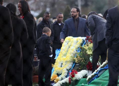 Jovan Belcher laid to rest near his L.I. hometown following emotional ...