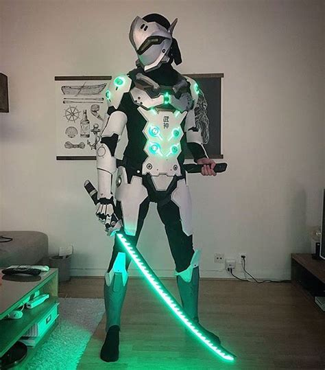 Glowing Overwatch Genji Cosplay | Overwatch genji cosplay, Genji ...