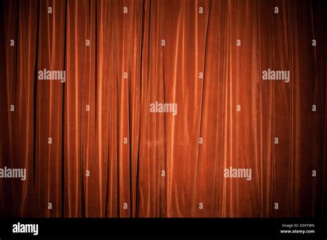 Red curtain theatre hi-res stock photography and images - Alamy