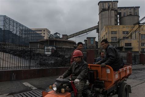 Despite Climate Change Vow, China Pushes to Dig More Coal - The New York Times