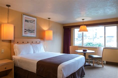 Oceanfront Seaside Hotel. Stay at the Hi Tide in Seaside, Oregon.