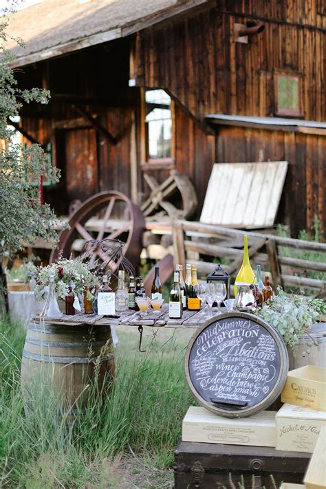 10 Ideas for a Chic Country-Themed Wedding | BridalGuide