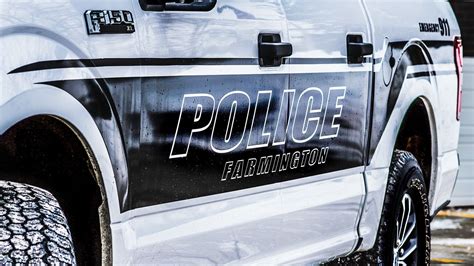 Man injured in Farmington home invasion, suspects sought