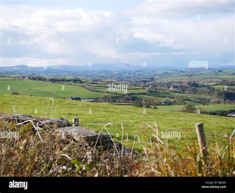 Rural irish cottages hi-res stock photography and images - Alamy