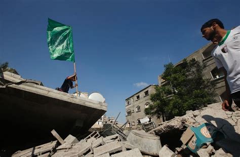 Unrally around Hamas flag | Toronto Sun