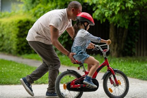 How to teach your child to ride a bike - Active For Life