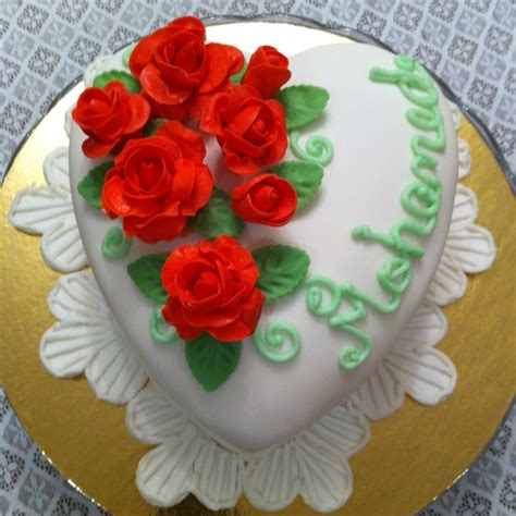 Red roses, heart cake. | Cake, Heart cake, Red roses
