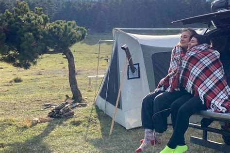 Exploring the Atik Ailesi Family's Cabin Hot Tent: A Winter Camping Haven