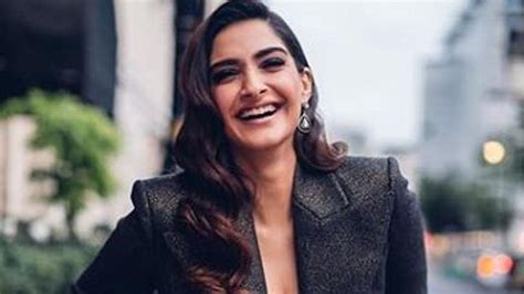 Simplicity in focus: Rhea Kapoor on Sonam Kapoor’s Cannes look | Fashion Trends - Hindustan Times