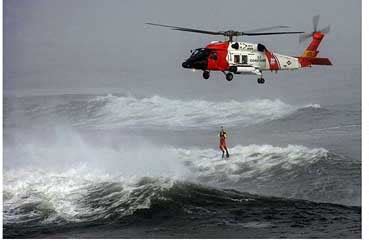 Coast Guard Helicopter Rescue Swimmer and Navy SAR Swimmer Training ...