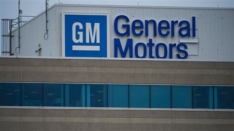 General Motors alleges Fiat Chrysler spent millions to bribe UAW leaders | CTV News