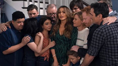 Modern Family: Season 11 - Finale (2) (2020) - (S11E18) - Backdrops — The Movie Database (TMDB)