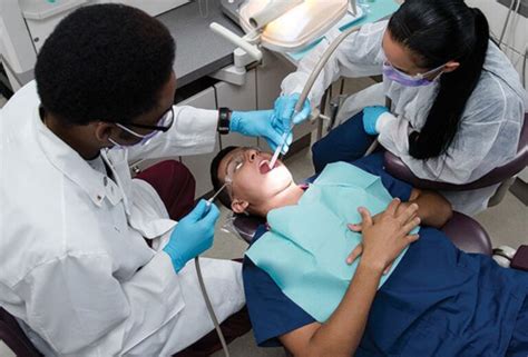 7 Reasons Why Dental Assisting Training Programs Are Worth it - EDM Chicago