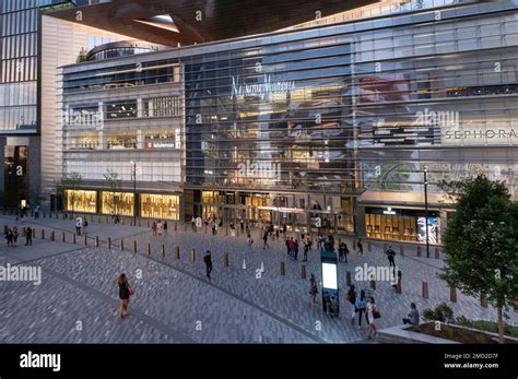 Hudson Yards Shopping Mall, Hudson Yards, New York City, New York, USA ...