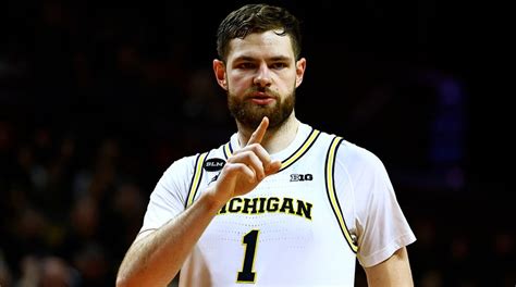 Kansas' Hunter Dickinson calls Michigan 'fake Midwest' after transfer ...