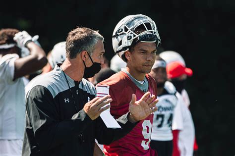 Desmond Ridder Mother - Desmond Ridder Q A With Cincinnati Football ...