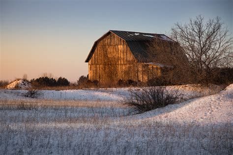 morning barn | Big old barn at sunrise. No doors here. The b… | Flickr