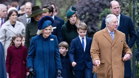 What are the pros and cons of the monarchy? | The Week