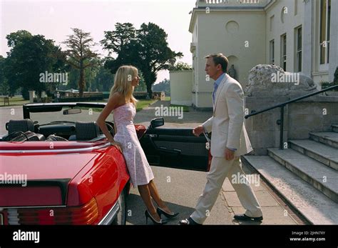 SIENNA MILLER, DANIEL CRAIG, LAYER CAKE, 2004 Stock Photo - Alamy