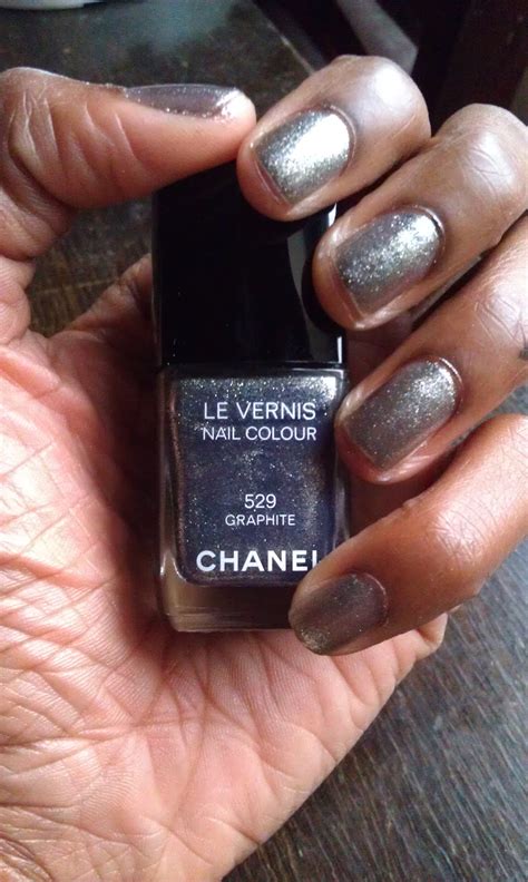 Lacroix the Beauty Blog: Fall 2011: Chanel Graphite 529 Nail Color and Swatches
