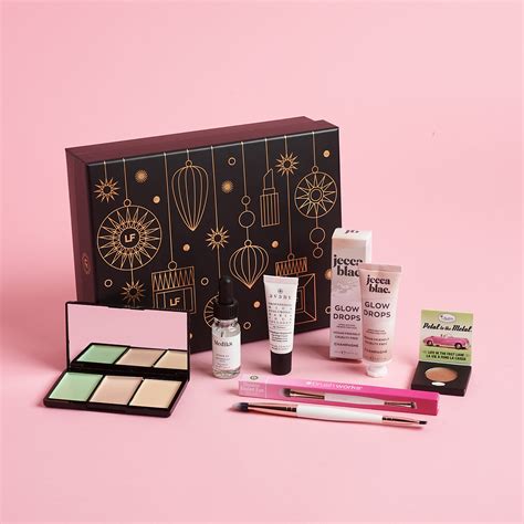 Box Makeup Subscription | Saubhaya Makeup