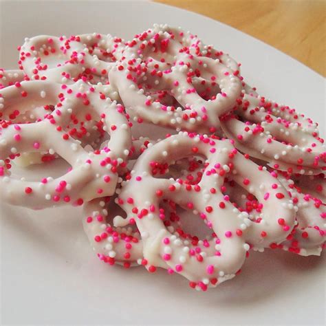 White Chocolate-Covered Pretzels Recipe