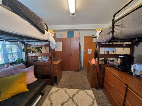 Dorm Room in Towers Residence Hall at Georgia Tech in 2020 | Boys dorm ...