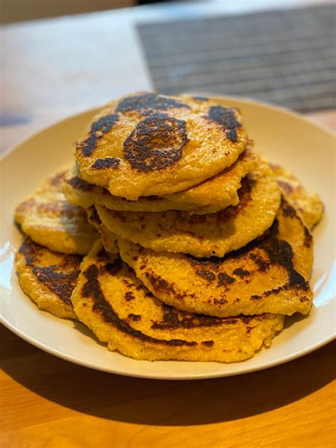 How to make cachapas from Venezuela with sweet maize mix flour P.A.N - Arepa's Station